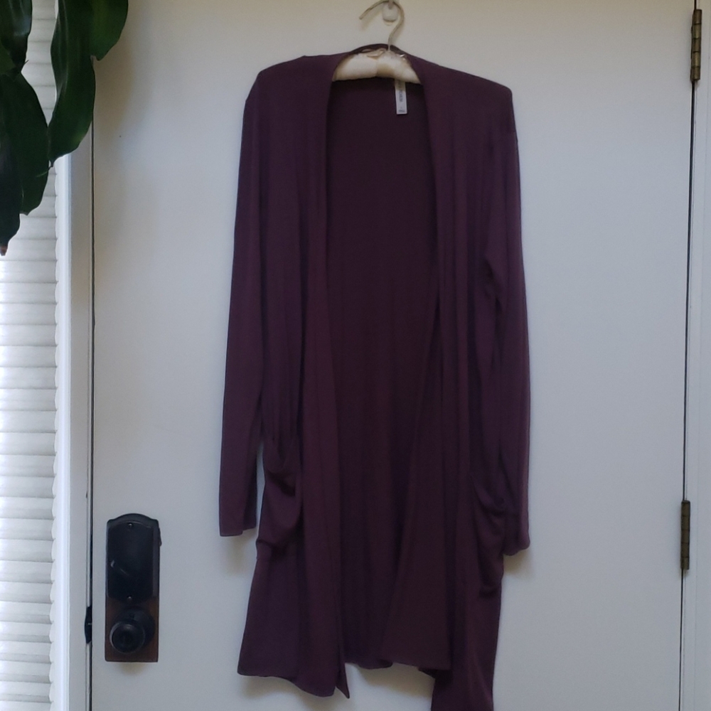 Slouch pocket open front cardigan.